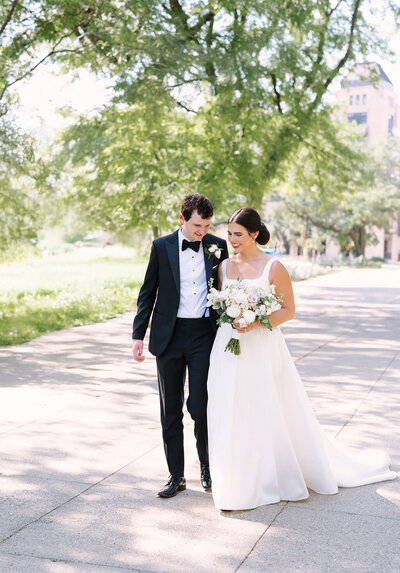 bride-and-groom-walking-pose-101132-1024