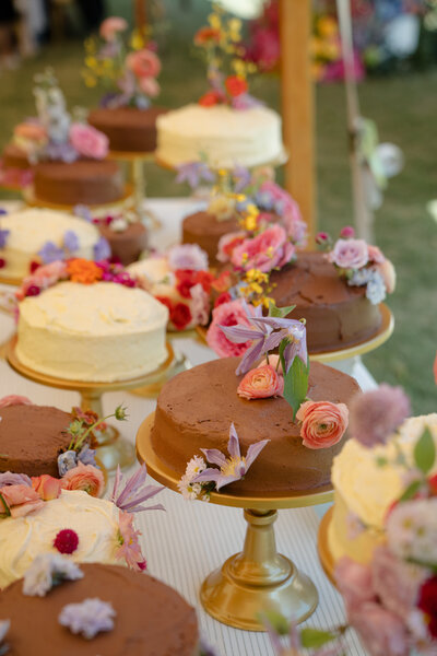 Wedding cakes with floral details.