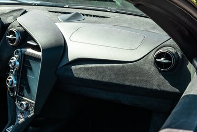 mclaren-720s-spider-convertible-black-for-rent-in-miami-024
