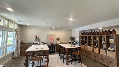 Make a perfume in downtown Atlanta Georgia in our dedicated perfume making studio using professional grade perfumers oils & techniques.