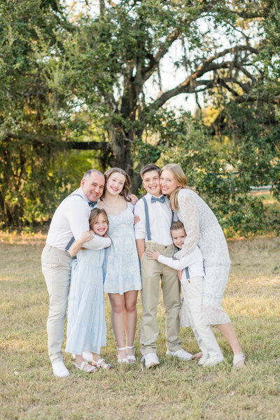 Houston-family-pictures-at-mossy-tree