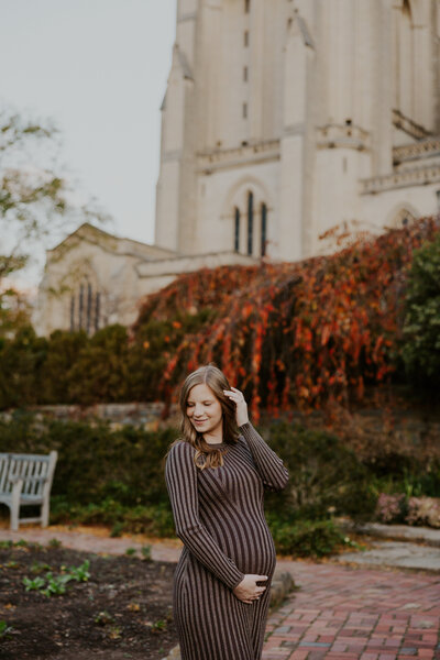 Fall-Maternity-Photoshoot-at-Washington-DC-National-Cathederal-6