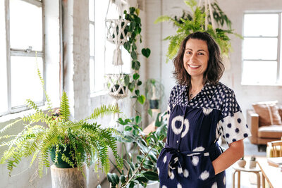 Nadine Nethery is a copywriter for female entrepreneurs