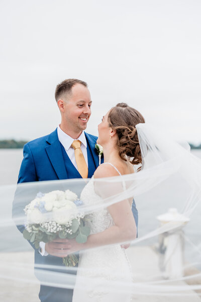 havre de grace wedding bride and groom kissing