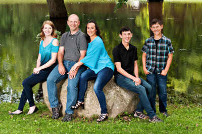 senior pictures outside in holt, MI