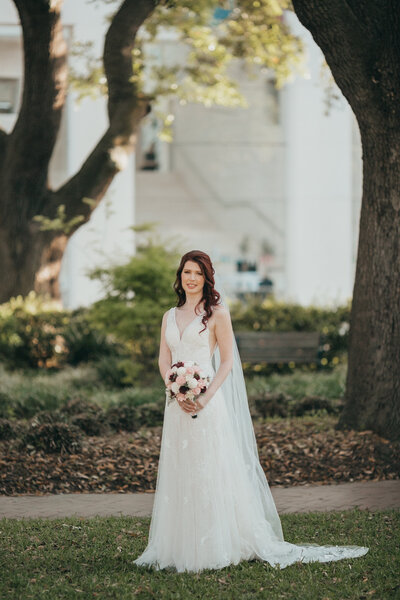 bride and groom portraits bouquet