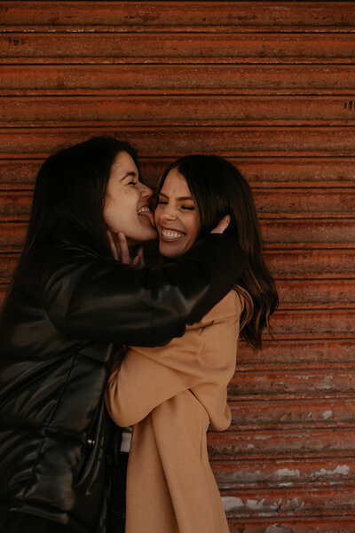 eastern-market-detroit-michigan-couples-photoshoot-lifestyle-photography-nicole-jenna-123