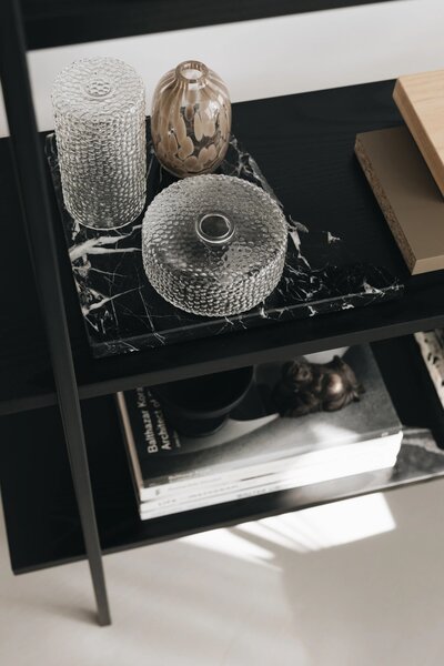 kaboompics_beautiful-contemporary-and-modern-interior-decor-minimal-bright-organised-shelves-27859