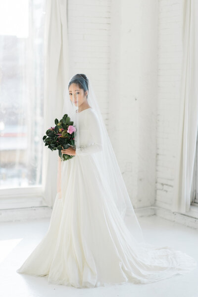 Online sample sale of discontinued bridal wear and wedding dresses | Edith Élan