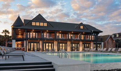 beautiful wedding venue at dusk in charleston south carolina