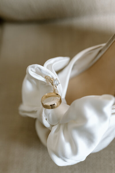 detail wedding ring photo