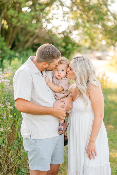 West Park Carmel Indiana Family Photoshoot in Flower Field
