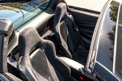 mclaren-720s-spider-convertible-black-for-rent-in-miami-seating-view-035