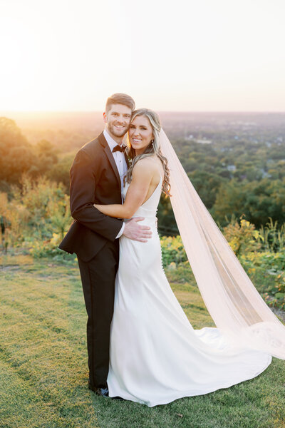 Bride and Groom sunset photos at The Club |Kindred Weddings Event Planner | Maddie Moore Photography