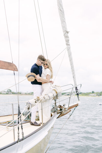 nantucket-sailboat-engagement-session
