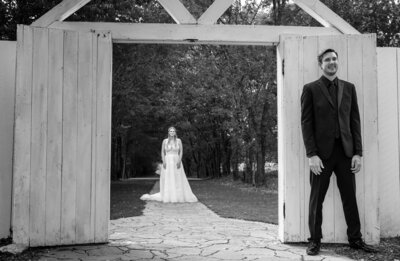 Murfreesboro wedding first look photo