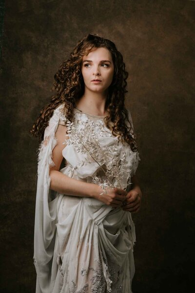 Portrait einer jungen dame im Stil einer griechischen GöttinAachen Hochzeitsfotograf Familienfotos Aachen Baesweiler Eupen Würselen Geilenkirchen