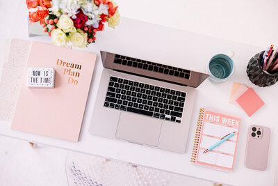 Stephanie Seija Content Marketing -  laptop on desk with notepad