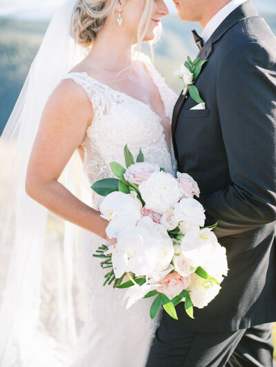 Sarah Porter Photography, Piney River Ranch, white wedding flowers