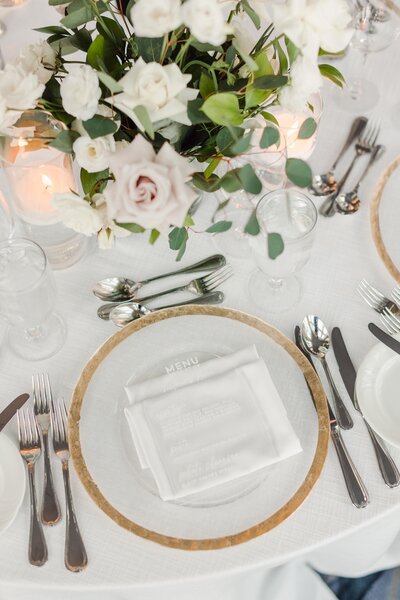 Wedding table setting elegant flroals
