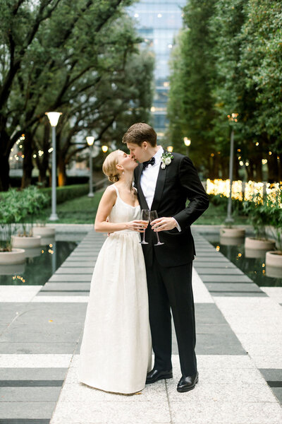 laura-foote-photography-hybrid-destination-wedding-portrait-photographer-kansas-city-florida-worldwide-orrincameron-dallas-tx-highland-park-united-methodist-church-marie-gabrielle-41