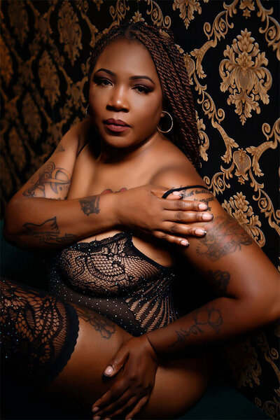 dark-luxe-boudoir-portraits-delaware
