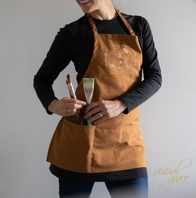 apron-model-sample