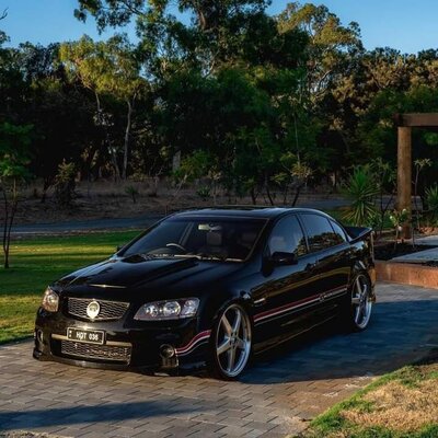 peter-brock-commodore-perth-car-hire.jpg