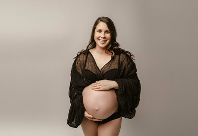 expecting-mom-portrait-maple-grove-mn