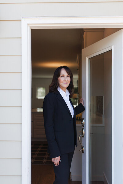 Seattle realtor lifestyle headshot inside a house