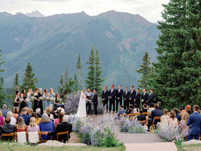 Dream of getting married against a backdrop of Aspens, we got you!