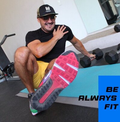Mario Mercado, personal trainer in San Miguel De Allende, helping clients transform body and mind through fast fitness workouts, jump rope challenges, and intermittent fasting coaching with EnForma.