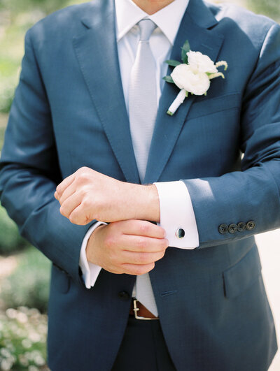 bride-groom-the-barn-at-harrow-cellars-sonoma-ca10