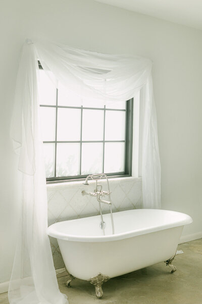 clawfoot tub at the oak atelier 