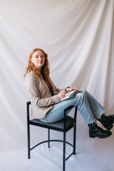 mma, a female brand designer, creating a Showit website for a client
