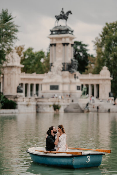 Pre Wedding Photoshoot in El Retiro, Madrid