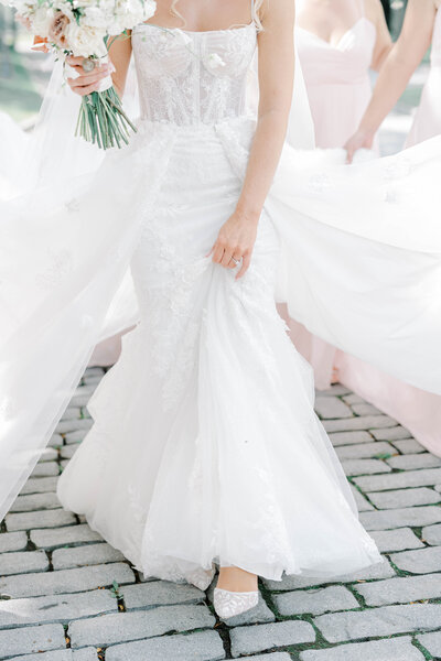 Caitlyn_and_Joe_Sneak_MTA-135