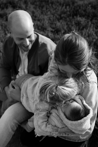 Newborn shoot buiten in Zeist - Newborn fotograaf. 