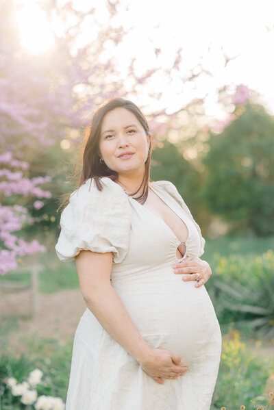 neutral-spring-maternity-photos