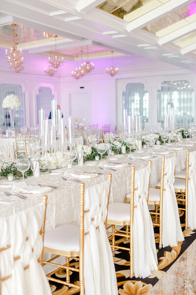 elegant wedding table decor in white