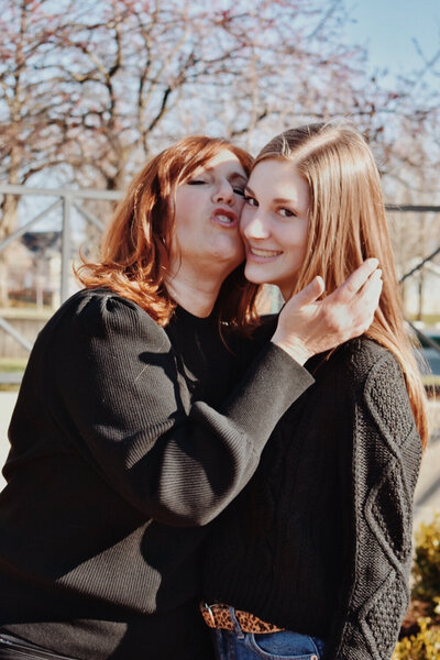 Ainsley-Greene-Showit-Template-Family-Photographer-17