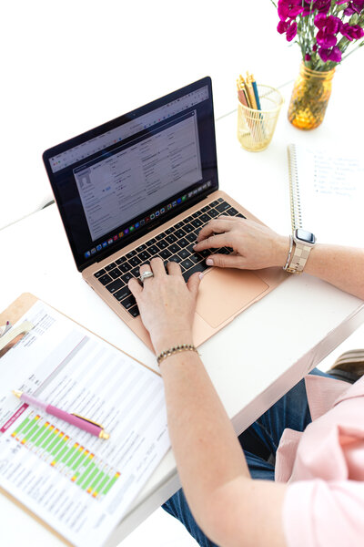 women's-health-provider-desk-with-laptop-during-discovery-call