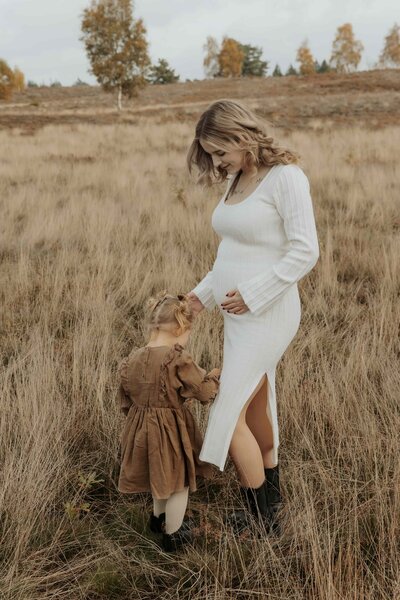 zwangerschapsfotograaf, zwangerschap, familiefotograaf, familieshoot, gezinsshoot, gezinsfotograaf, new born, fotograaf zwolle