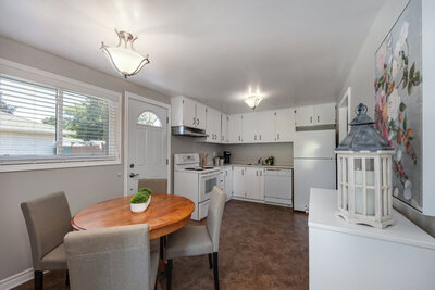 774 Downview eat in kitchen (7)