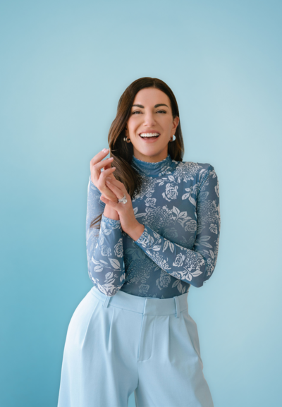 AmyPorterfield-09269 with blue background