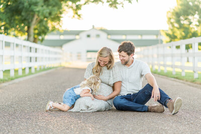 Maternity and family photos in Nashville, Tennessee