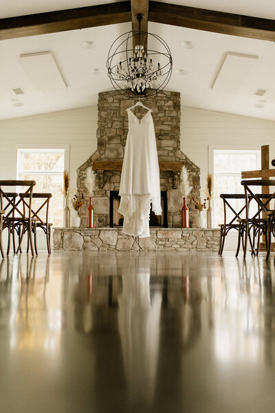 Virginia-Staunton-Waynesboro-Staurts-Draft-Fishersville-Wedding-Engagement-Photographer-Best-charlottesville-lexington-valley-mountain-inn-3