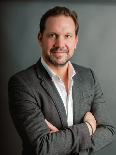 Séance Photo Linkedin Bordeaux Agent immobilier Portrait