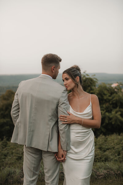 wedding couple holding hands
