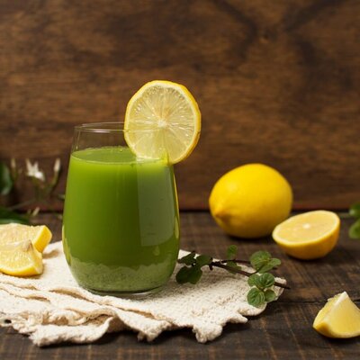 EYN-Nutritionist-How-to-make-green- juice-recipe-glowing-skin--750-1085-